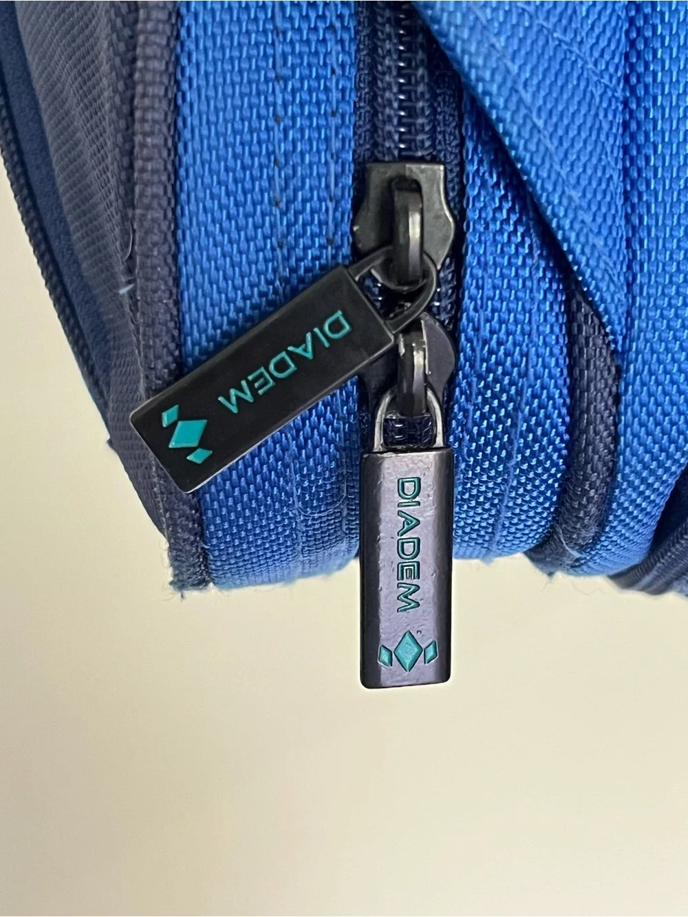 DIADEM TOUR V3 Pickleball PADDLE BAG Carry Case Blue & Black Adjustable Strap
